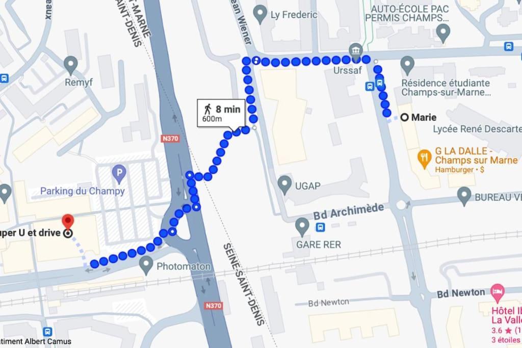 Proche Paris, Disney, Cite Descartes, Centrex Apartment *